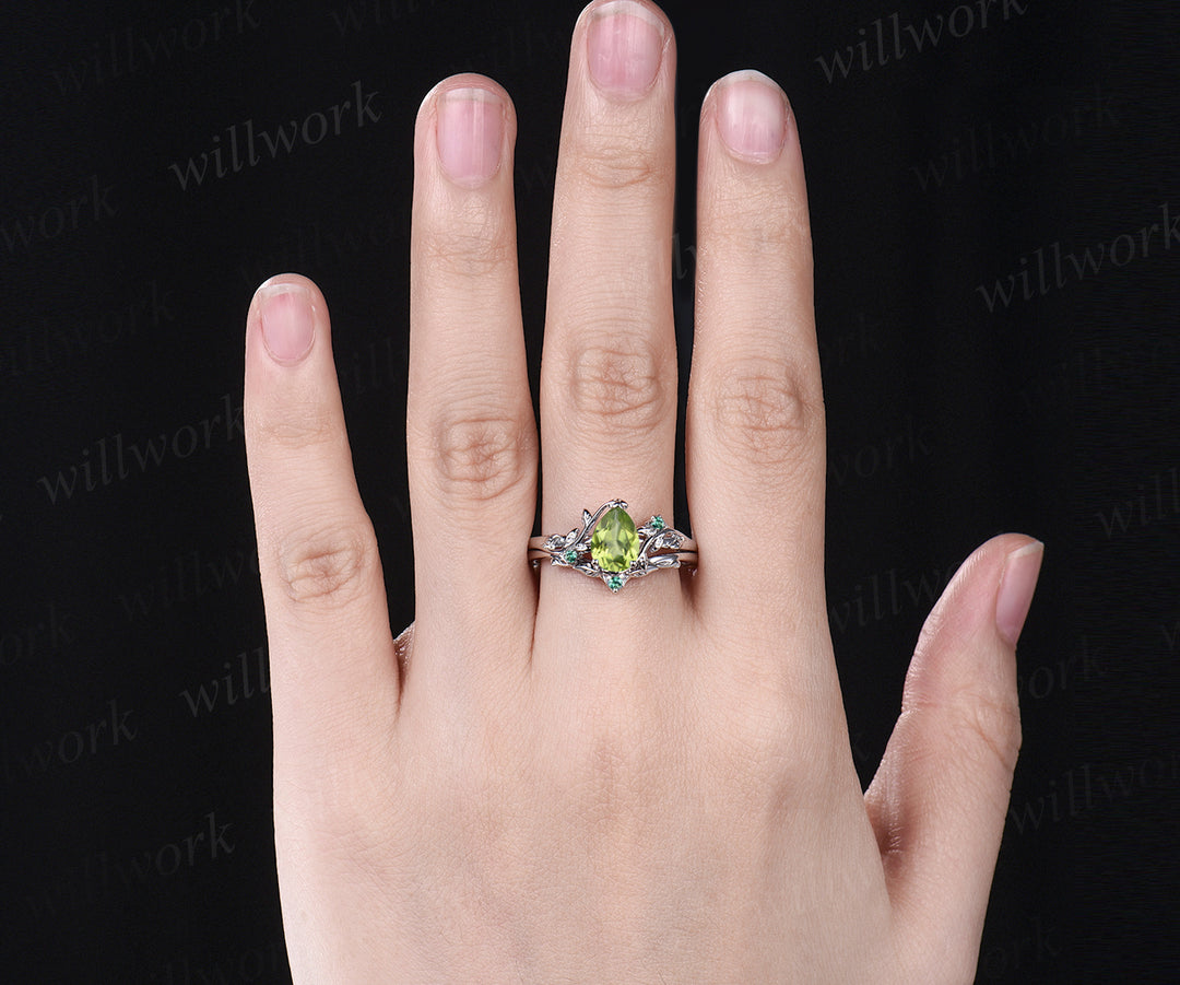 Art Deco Leaf Vine Twig Branch Leaf Nature Inspired Engagement Ring Set Unique Pear Cut August Birthstone Natural Peridot Wedding Ring Emerald Wedding Band 14k White Gold 2pcs Bridal Ring Set