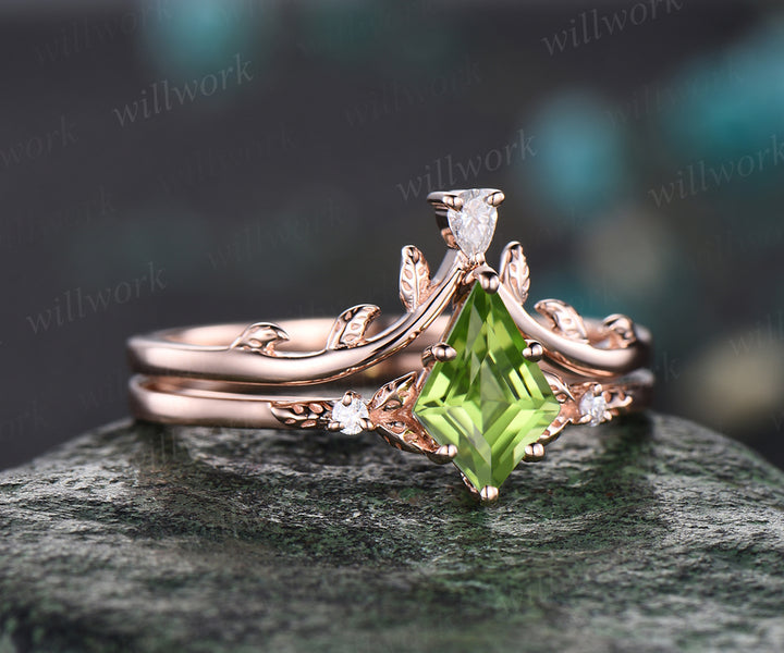 Unique kite peridot engagement ring rose gold art deco nature inspired pear moissanite ring women wedding promise ring set birthstone gift