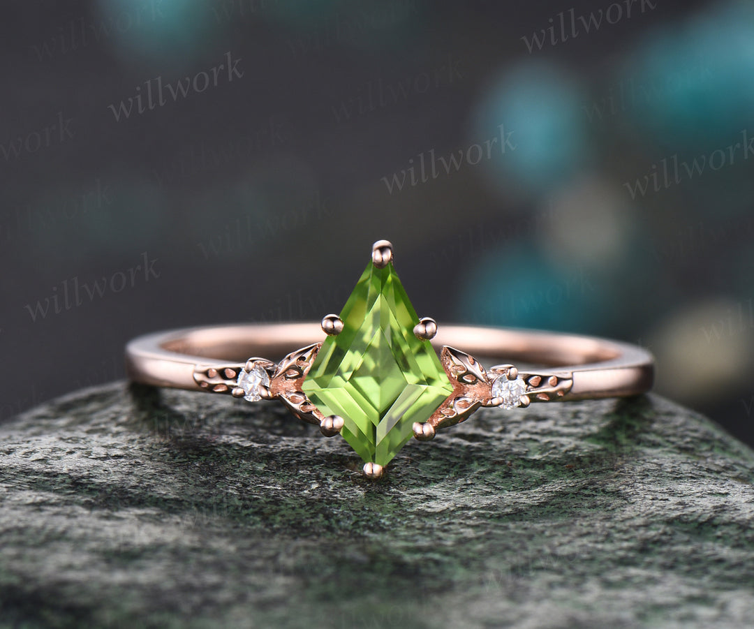 Unique kite peridot engagement ring rose gold art deco nature inspired pear moissanite ring women wedding promise ring set birthstone gift