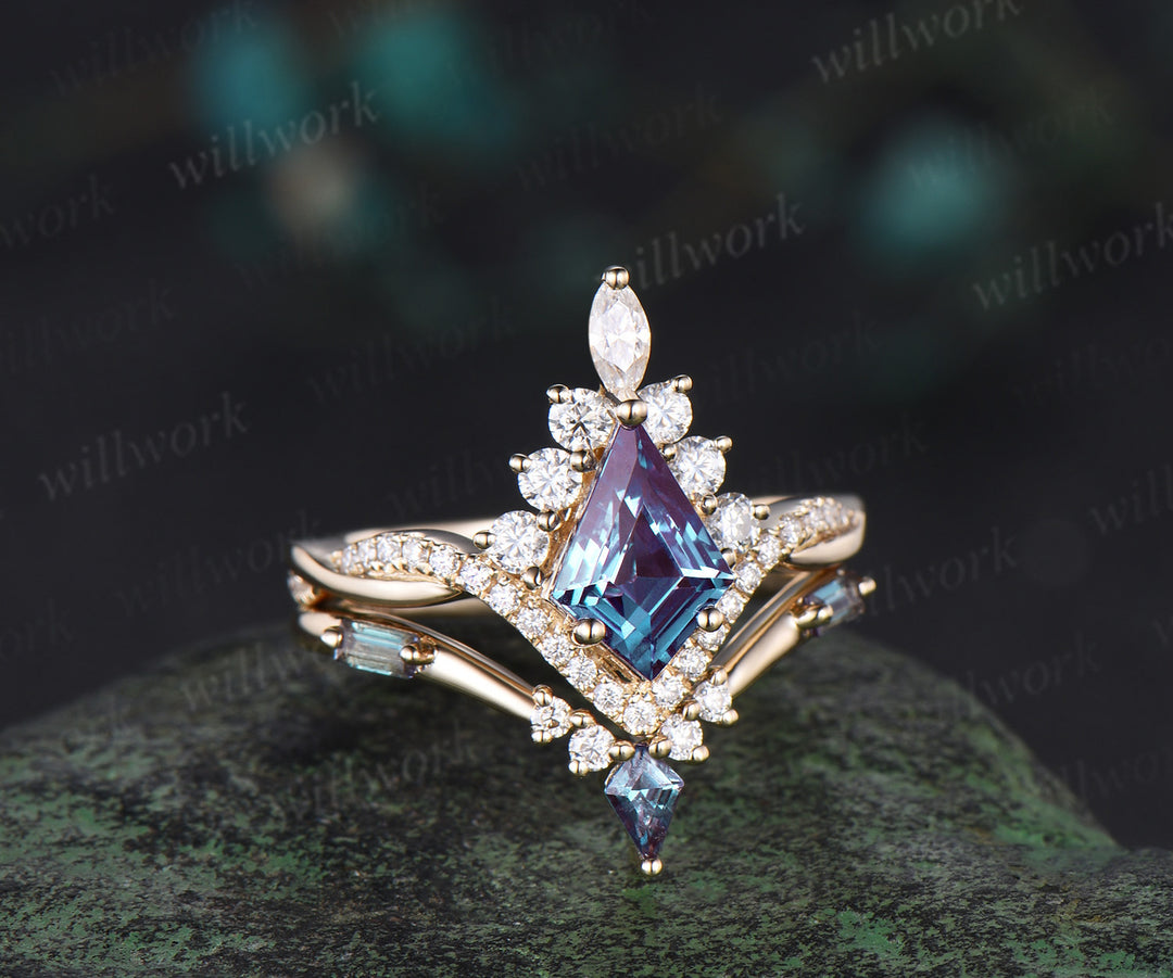 Vintage kite cut alexandrite engagement ring set 14k yellow gold art deco curved twisted diamond promise wedding ring women