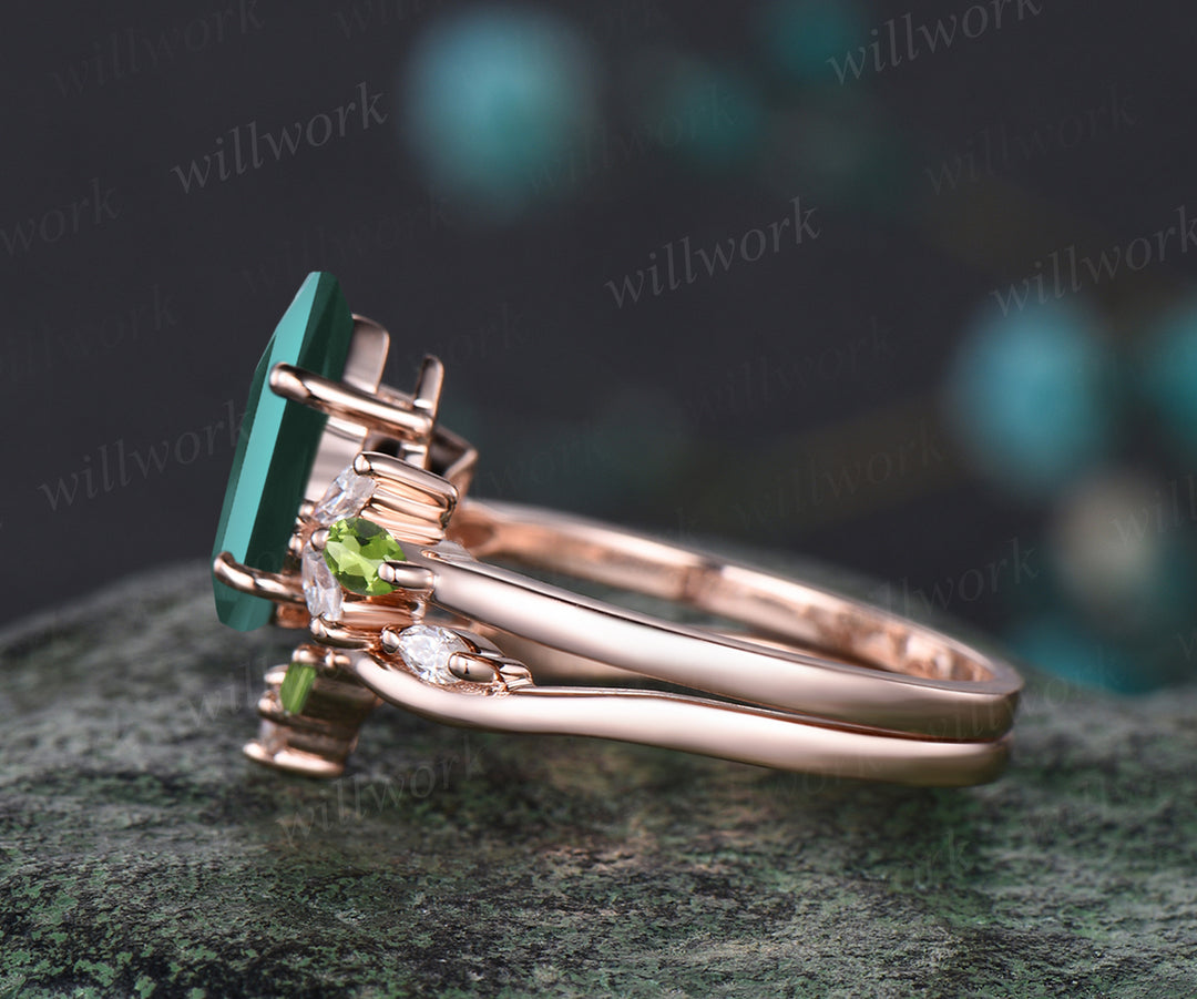 Vintage May Birthstone Kite Cut Emerald Engagement Ring Set Moissanite Peridot Cluster Wedding Ring 14k Rose Gold 2pcs Bridal Ring Set