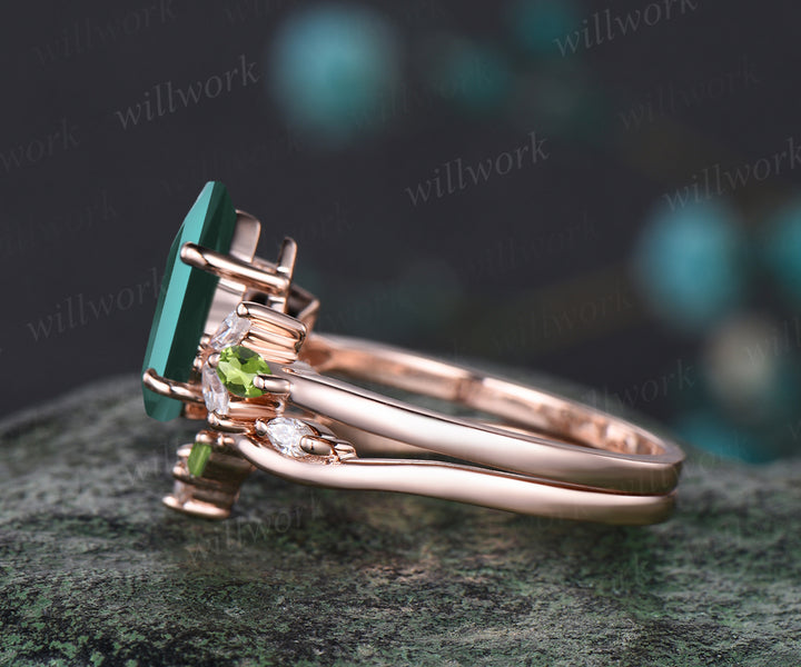 Vintage May Birthstone Kite Cut Emerald Engagement Ring Set Moissanite Peridot Cluster Wedding Ring 14k Rose Gold 2pcs Bridal Ring Set