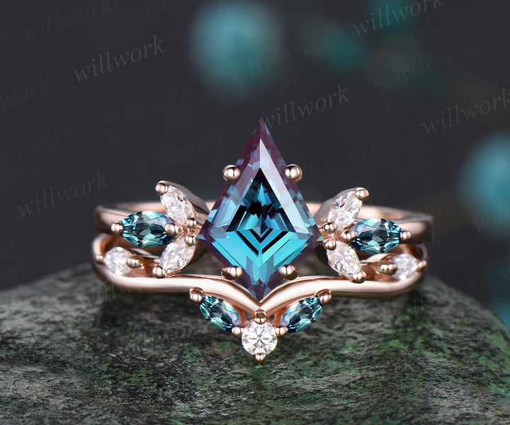 Unique June Birthstone Kite Alexandrite Engagement Ring Set 14k Rose Gold Moissanite Amethyst Bridal Ring Set