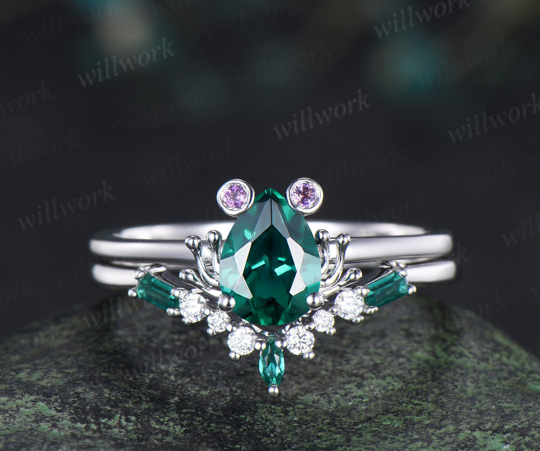 Unique pear emerald engagement ring set frog animal inspired wedding ring baguette emerald moissanite wedding band bridal set