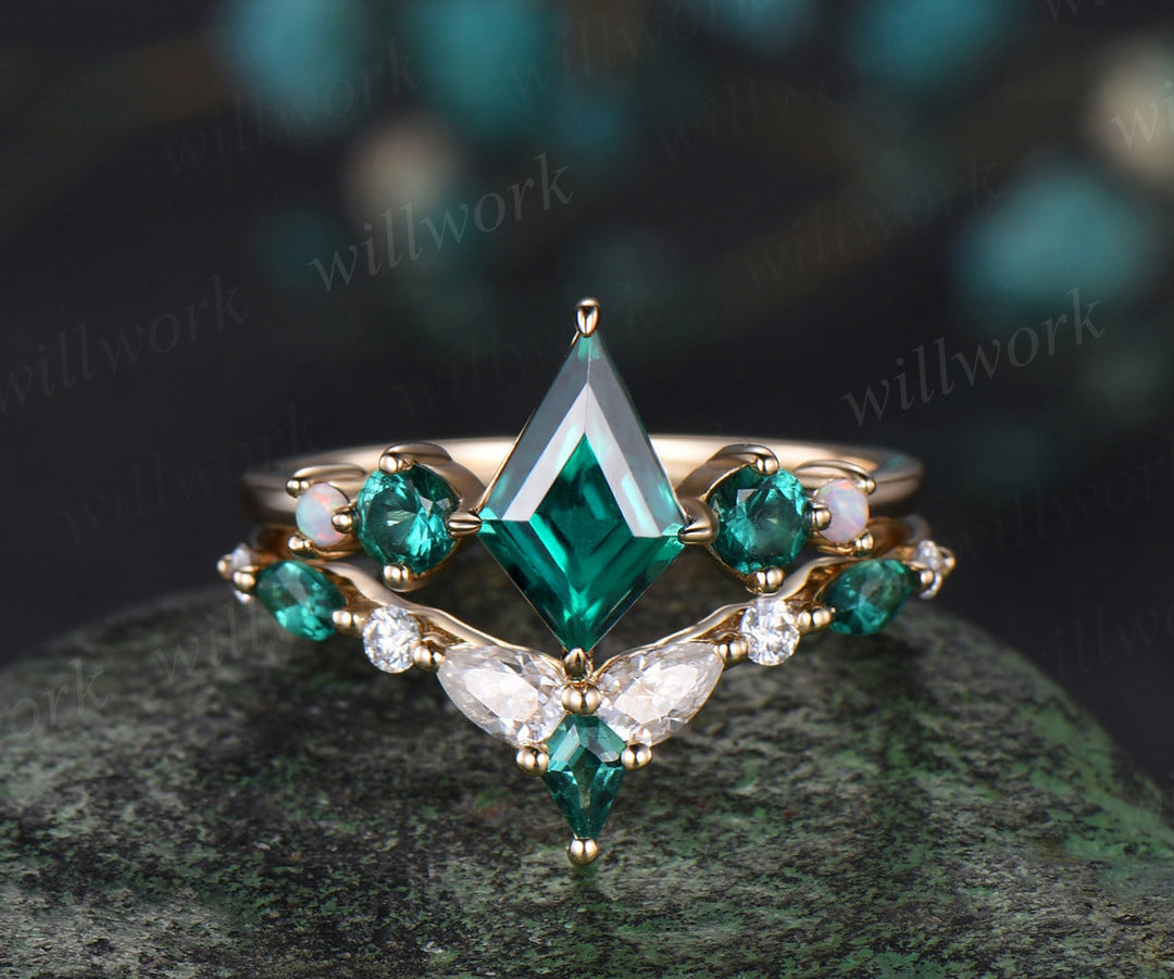 Unique kite emerald engagement ring set 5-Stone ring curved kite emerald moissanite wedding band May birthstone jewelry gifts