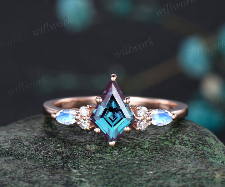 Unique Kite Cut Alexandrite Engagement Ring Set June Birthstone Moonstone Blue Sapphire Moissanite Diamond Ring 14k Rose Gold 2pcs Bridal Ring Set