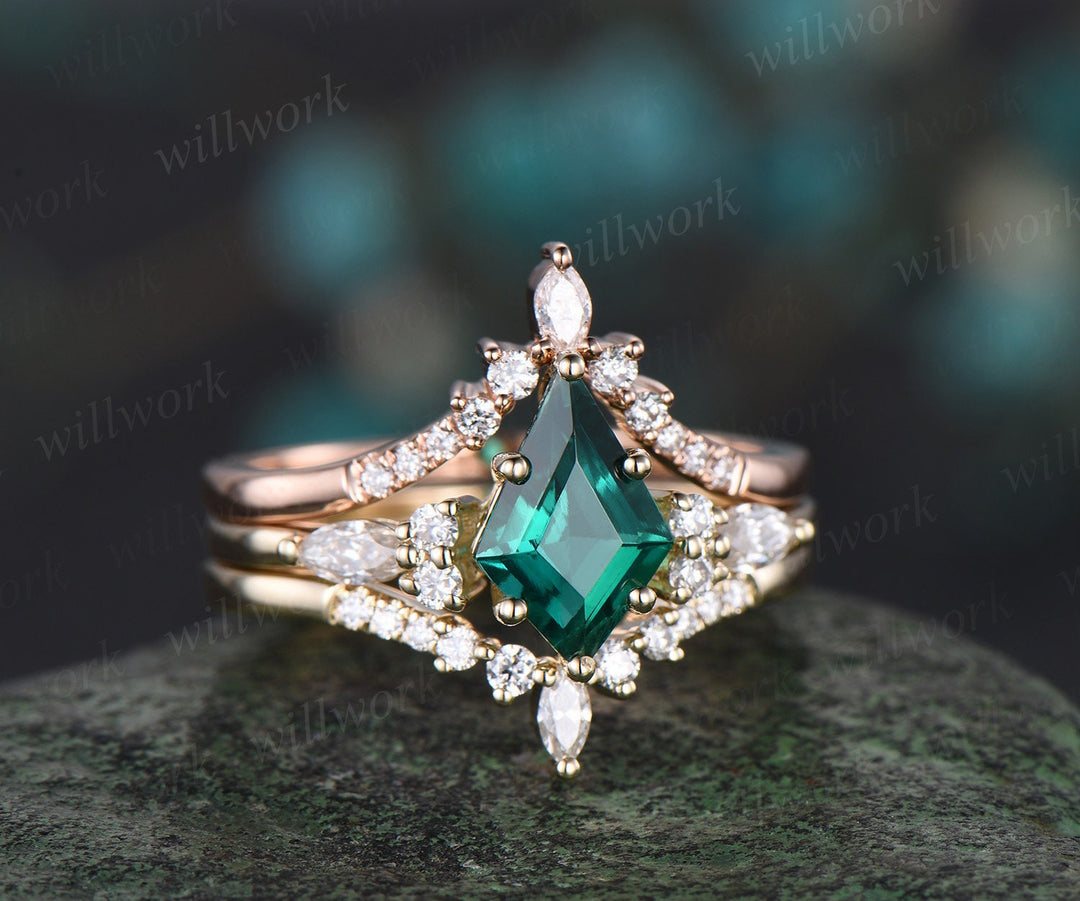 Kite cut green emerald engagement ring solid 14k yellow gold stacking moissanite wedding bridal ring set women gemstone jewelry