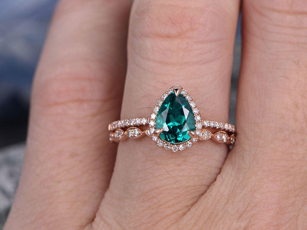 Green emerald engagement ring set rose gold emerald ring vintage diamond halo ring May birthstone ring 2pcs wedding ring set promise ring