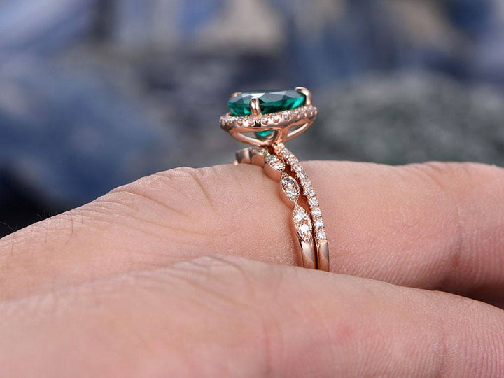 Green emerald engagement ring set rose gold emerald ring vintage diamond halo ring May birthstone ring 2pcs wedding ring set promise ring