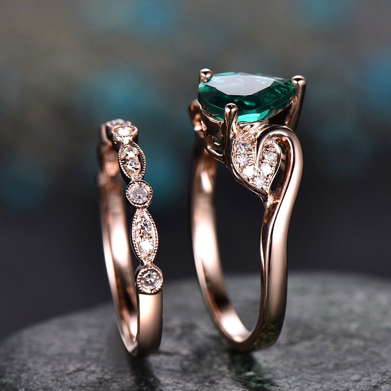 2pcs pear emerald engagement ring set rose gold emerald ring vintage art deco flower diamond wedding bridal ring set May birthstone ring