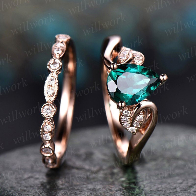 2pcs pear emerald engagement ring set rose gold emerald ring vintage art deco flower diamond wedding bridal ring set May birthstone ring