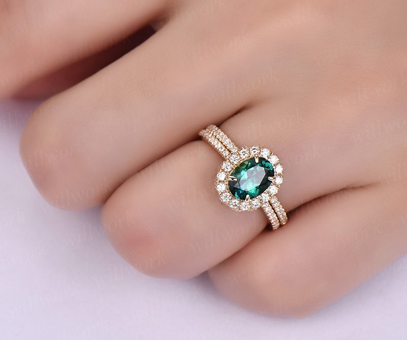 2pc oval cut emerald engagement ring set 14k rose gold moissanite halo ring vintage matching stacking for women her bridal wedding ring set
