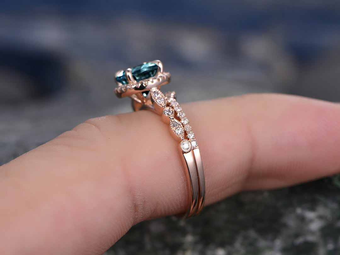 2pcs June birthstone ring color change alexandrite engagement ring set rose gold vintage alexandrite bridal set curved diamond wedding band
