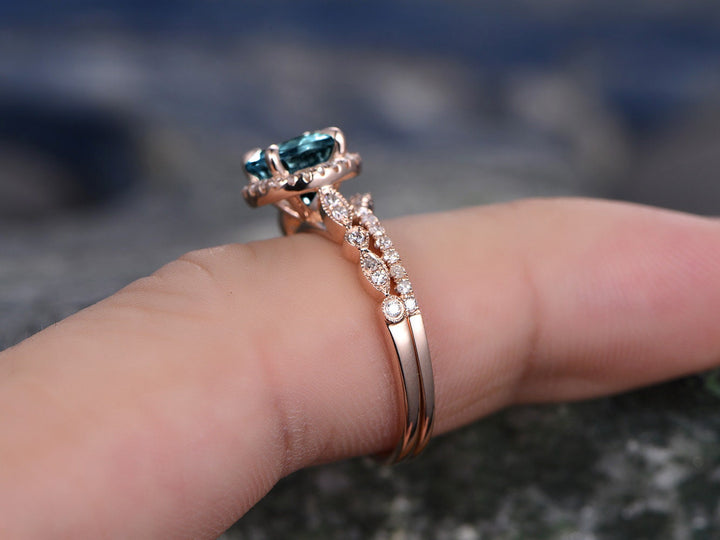 2pcs June birthstone ring color change alexandrite engagement ring set rose gold vintage alexandrite bridal set curved diamond wedding band