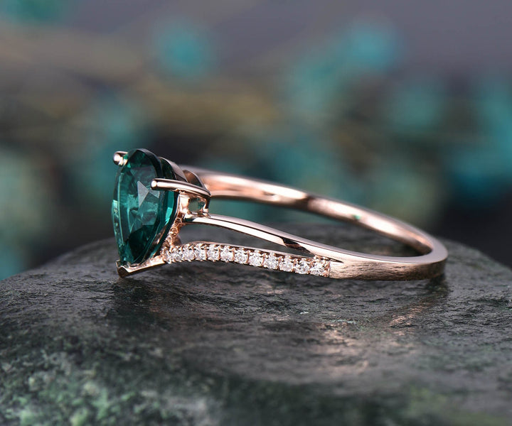 6x8mm pear cut emerald engagement ring rose gold diamond ring split shank stacking band gift unique antique wedding promise anniversary ring