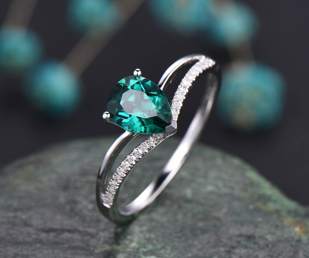 6x8mm pear cut emerald engagement ring rose gold diamond ring split shank stacking band gift unique antique wedding promise anniversary ring
