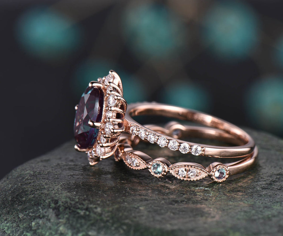 2pcs vintage unique Alexandrite engagement ring set 14k rose gold ring moissanite halo ring  Alexandrite bridal set diamond wedding band