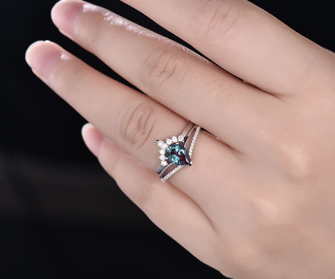 2pcs Alexandrite Ring Set Color Change Alexandrite Engagement Ring Set Diamond Moissanite Alexandrite Wedding Bridal Ring Set Anniversary
