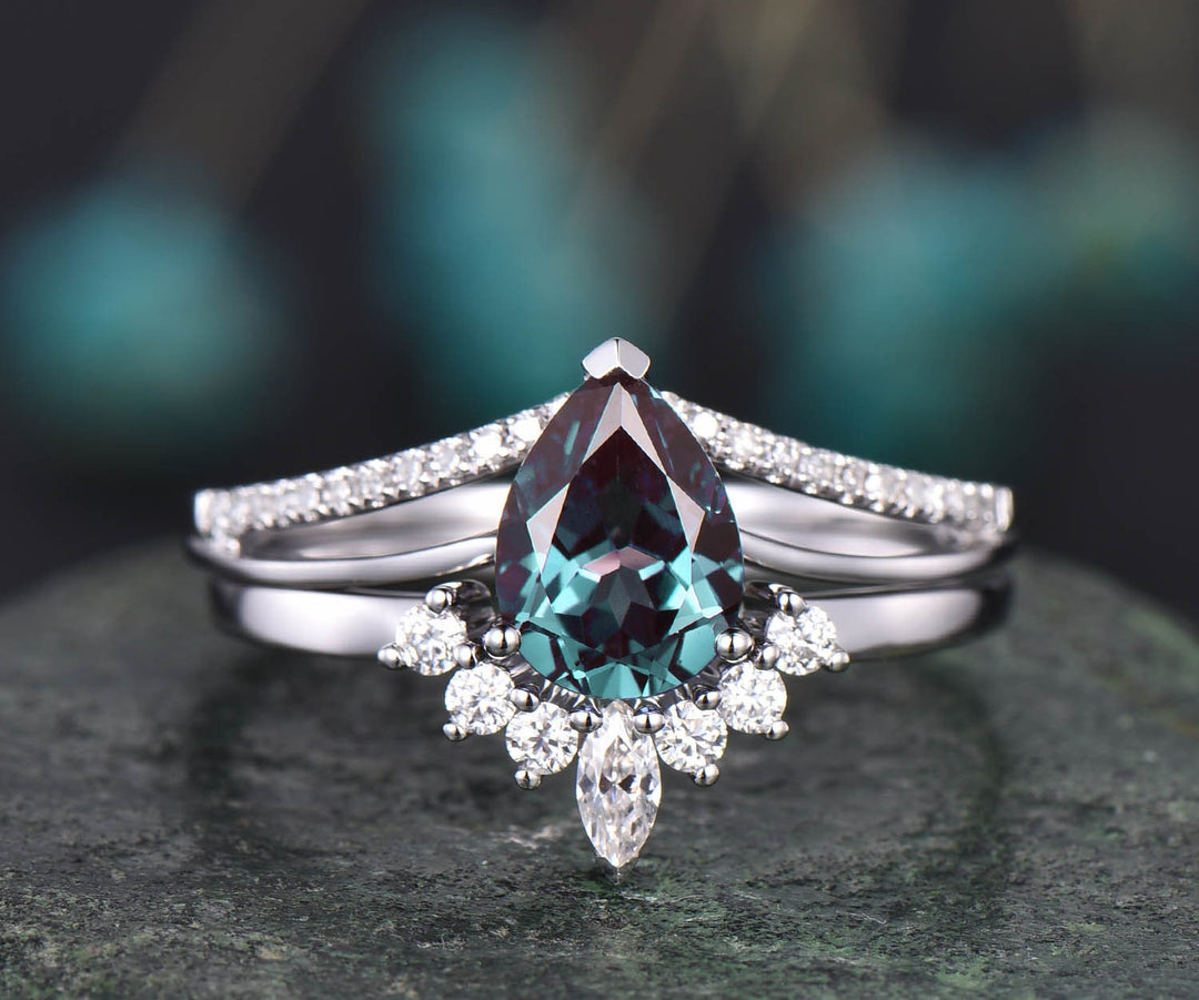 2pcs Alexandrite Ring Set Color Change Alexandrite Engagement Ring Set Diamond Moissanite Alexandrite Wedding Bridal Ring Set Anniversary