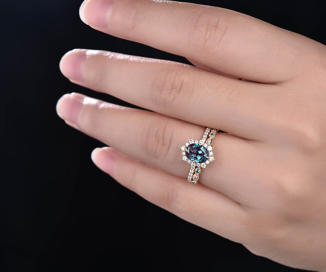 2pcs vintage unique Alexandrite engagement ring set 14k rose gold ring moissanite halo ring  Alexandrite bridal set diamond wedding band