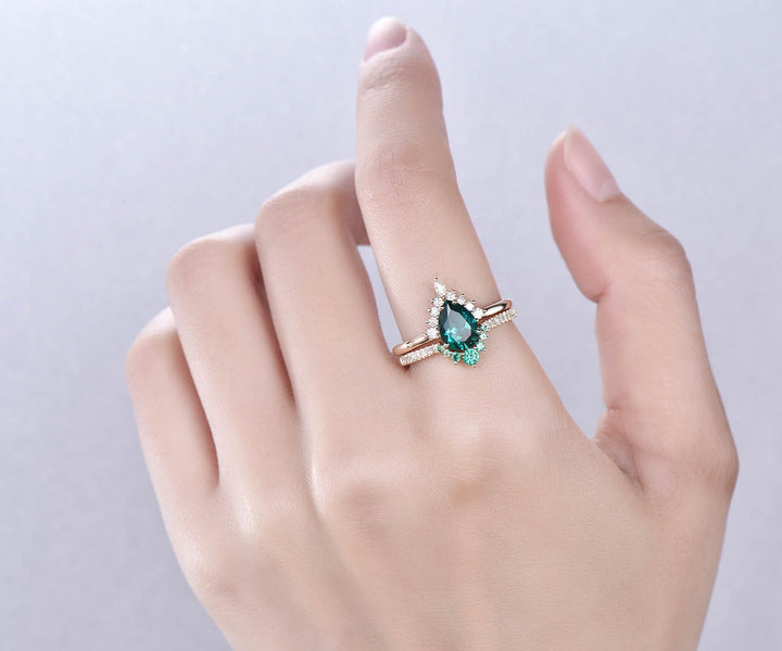 Rose gold ring set emerald bridal set 2pcs pear cut emerald engagement ring set moissanite ring crown marquise unique vintage ring band