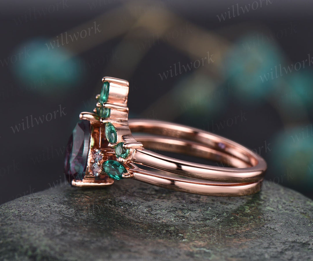 Best engagement ring 2pcs pear shaped Alexandrite engagement ring set for women marquise emerald wedding band unique bridal ring set jewelry