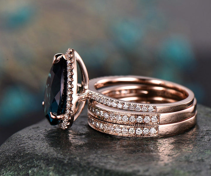 Vintage pear shaped Alexandrite ring set unique Alexandrite engagement ring set rose gold Milgrain diamond halo ring wedding ring set women