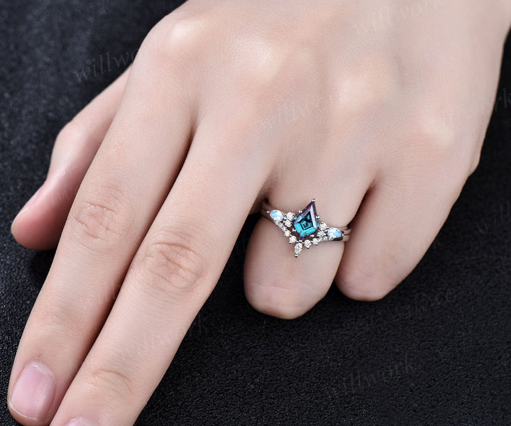 Alexandrite wedding ring set 7x10mm kite cut Alexandrite engagement ring set 14k rose gold moonstone ring women June birthstone ring gifts