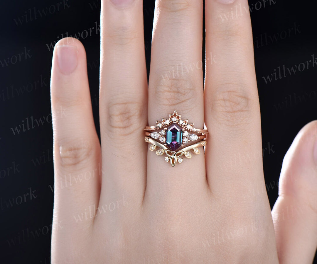 Alexandrite ring gold unique Long hexagon cut Alexandrite engagement ring set art deco diamond ring bridal wedding ring set women jewelry