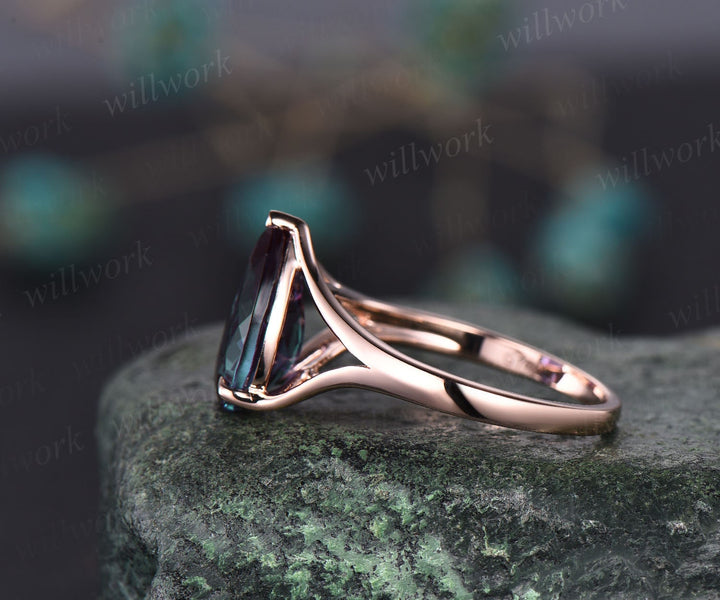 Vintage pear shaped alexandrite ring rose gold solitaire unique engagement ring 14k rose gold split shank promise bridal wedding ring women