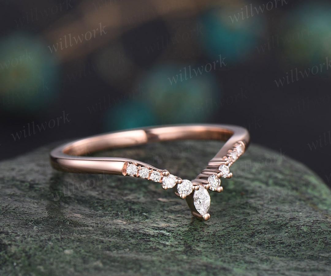 Vintage Curved V shaped diamond wedding band 14k 18k rose gold art deco unique moissanite wedding ring band dainty anniversary ring women