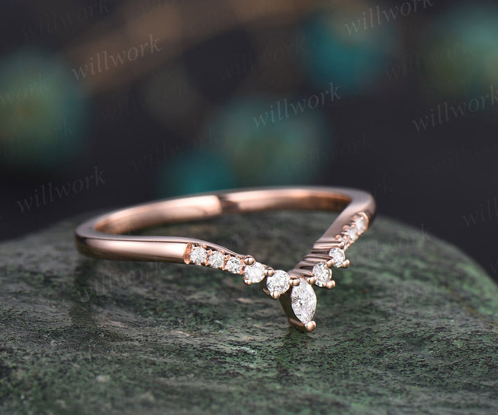 Vintage Curved V shaped diamond wedding band 14k 18k rose gold art deco unique moissanite wedding ring band dainty anniversary ring women