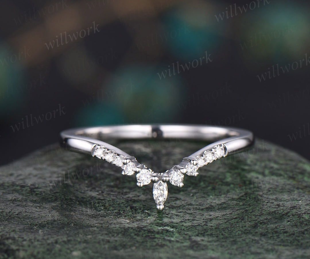 Vintage Curved V shaped diamond wedding band 14k 18k rose gold art deco unique moissanite wedding ring band dainty anniversary ring women