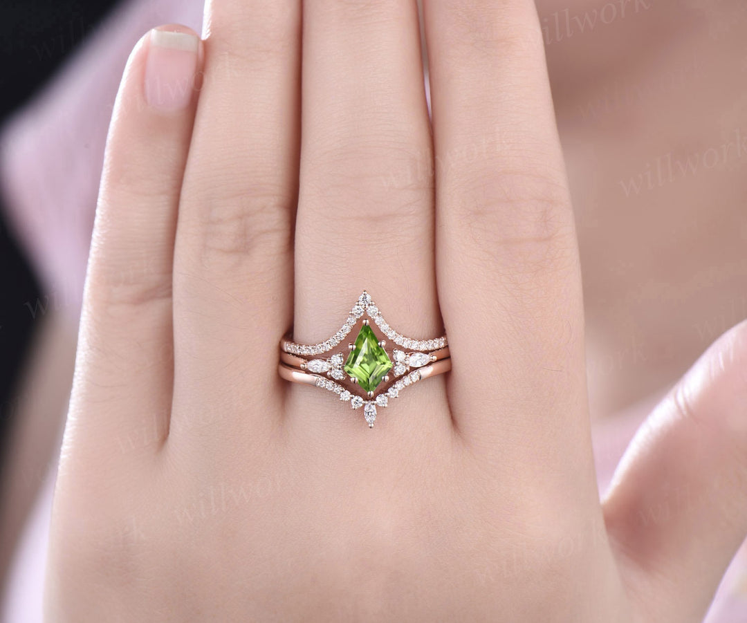 3pcs kite cut peridot engagement ring set 14k yellow gold art deco unique wedding bridal ring set moissanite ring for women fine jewelry