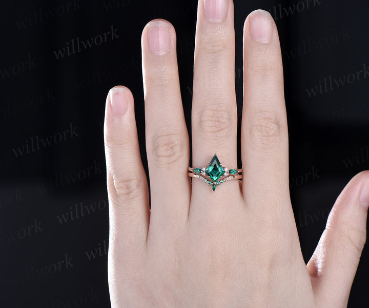 8x11mm kite cut green emerald ring solid 14k rose gold emerald engagement ring vintage diamond ring women promise wedding bridal ring set