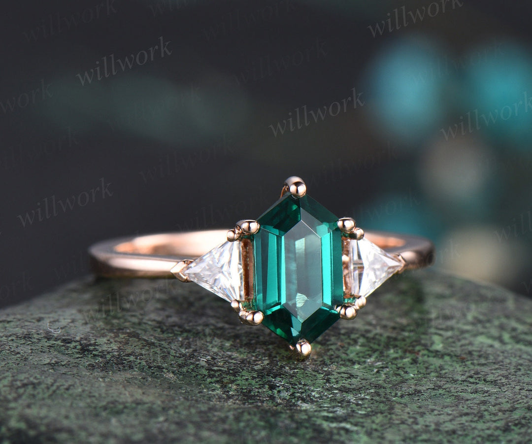 Hexagon cut green emerald engagement ring rose gold three stone trillion moissanite ring sapphire wedding bridal ring set women jewelry