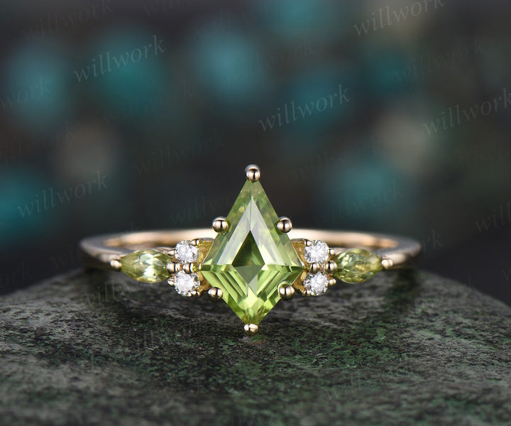 Kite cut peridot ring vintage yellow gold 6 prong unique engagement ring women moissanite citrine ring dainty anniversary ring set gift