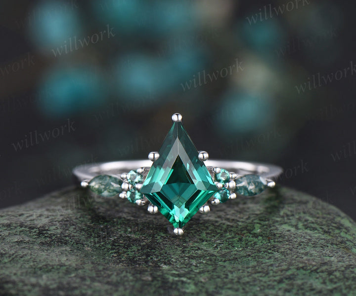 Vintage kite cut green emerald engagement ring white gold stacking vintage moss agate wedding bridal ring set women gemstone jewelry