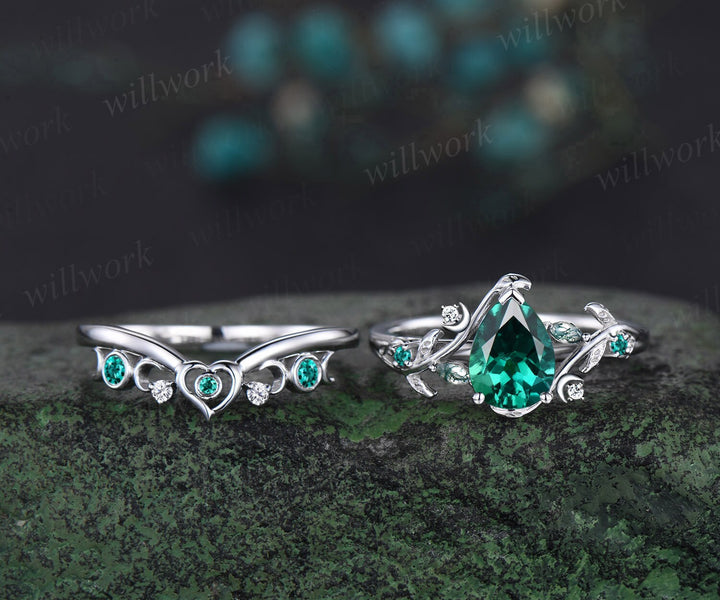 Pear shaped green emerald engagement ring white gold heart leaf moon nature inspired emerald bridal wedding ring set women jewelry gift