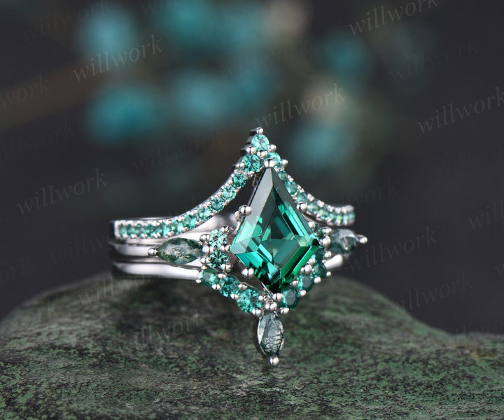 Vintage kite cut green emerald engagement ring white gold stacking vintage moss agate wedding bridal ring set women gemstone jewelry