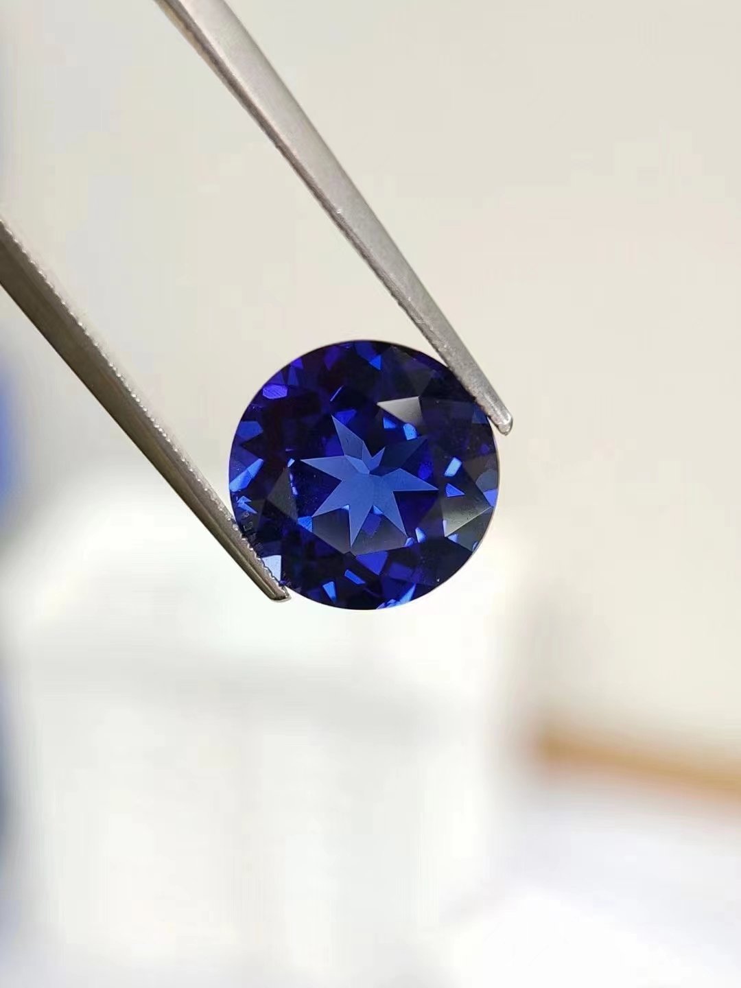 Determining the Quality of Blue Sapphires: A Comprehensive Guide