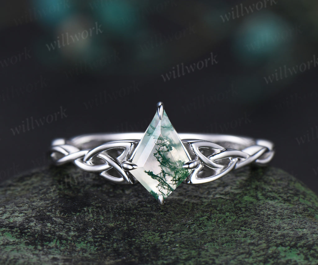 Moss Agate Celtic Knot Ring