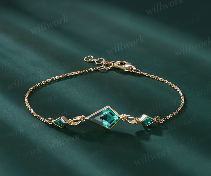 Kite Cut Green Emerald Chain Bracelet 14k yellow Gold Bezel Wedding Bracelet May Birthstone Gifts Women Unique Adjustable Bracelets