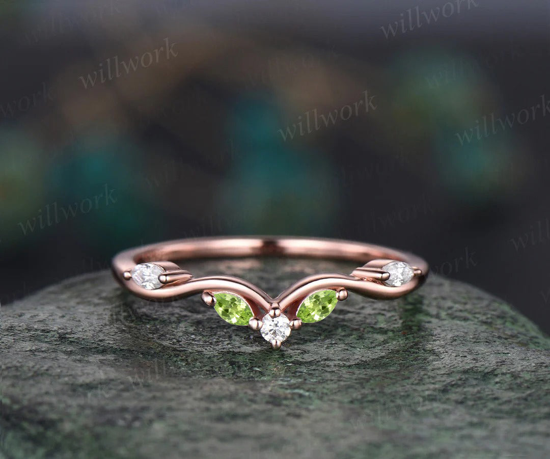 Vintage May Birthstone Kite Cut Emerald Engagement Ring Set Moissanite Peridot Cluster Wedding Ring 14k Rose Gold 2pcs Bridal Ring Set