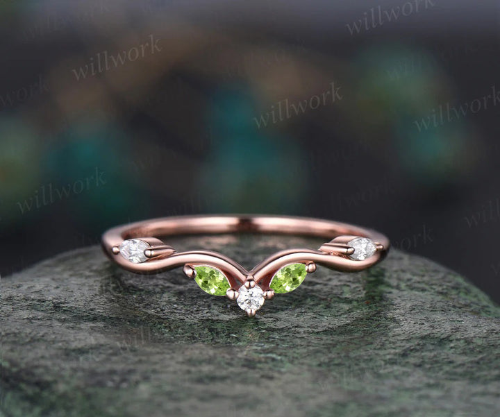 Vintage May Birthstone Kite Cut Emerald Engagement Ring Set Moissanite Peridot Cluster Wedding Ring 14k Rose Gold 2pcs Bridal Ring Set