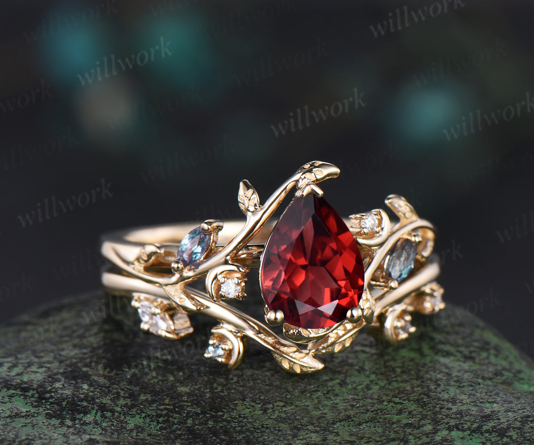 Pear cut garnet ring 14k yellow gold moon leaf alexandrite ring nature inspired engagement ring set women unique bridal set