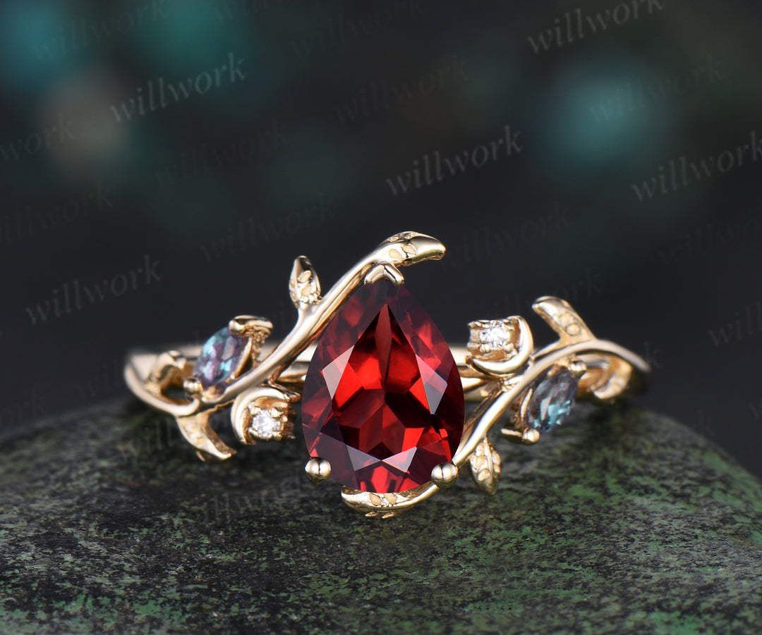 Pear cut garnet ring 14k yellow gold moon leaf alexandrite ring nature inspired engagement ring set women unique bridal set