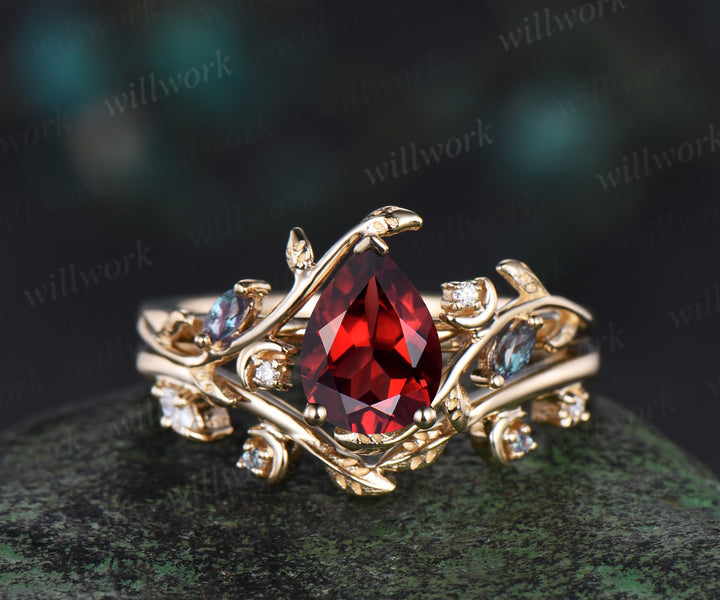 Pear cut garnet ring 14k yellow gold moon leaf alexandrite ring nature inspired engagement ring set women unique bridal set