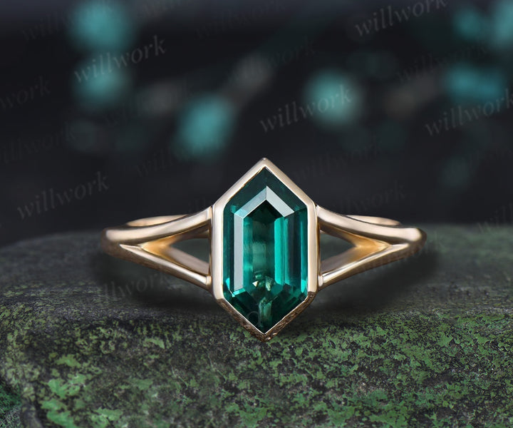 Long Hexagon Cut Emerald Engagement Ring 14k Black Gold Bezel Setting Split Shank Ring May Birthstone Solitaire Ring Women