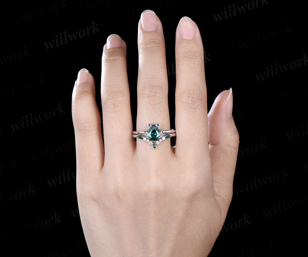 Unique pear emerald engagement ring set frog animal inspired wedding ring baguette emerald moissanite wedding band bridal set